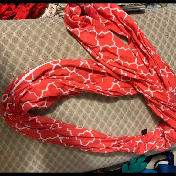 Scarfs - Picture 2 of 2